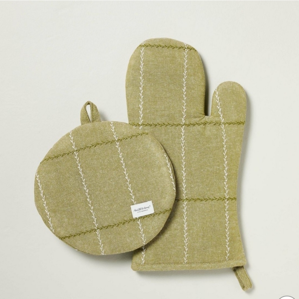 Hearth & Hand Olive Oven Mitt and Potholder Set